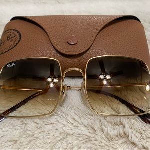 Original Ray Ban Sunglasses.  Classy, Stylish and Beautiful. 🔥🔥🔥